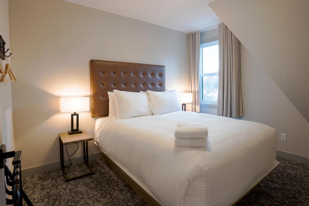 Basecamp Suites Банфф Екстер'єр фото