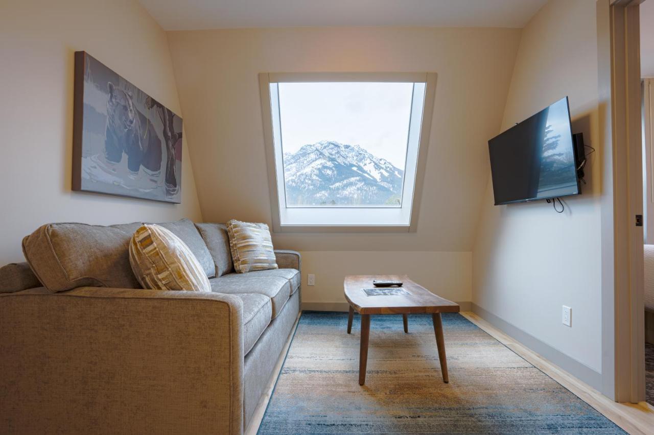 Basecamp Suites Банфф Екстер'єр фото