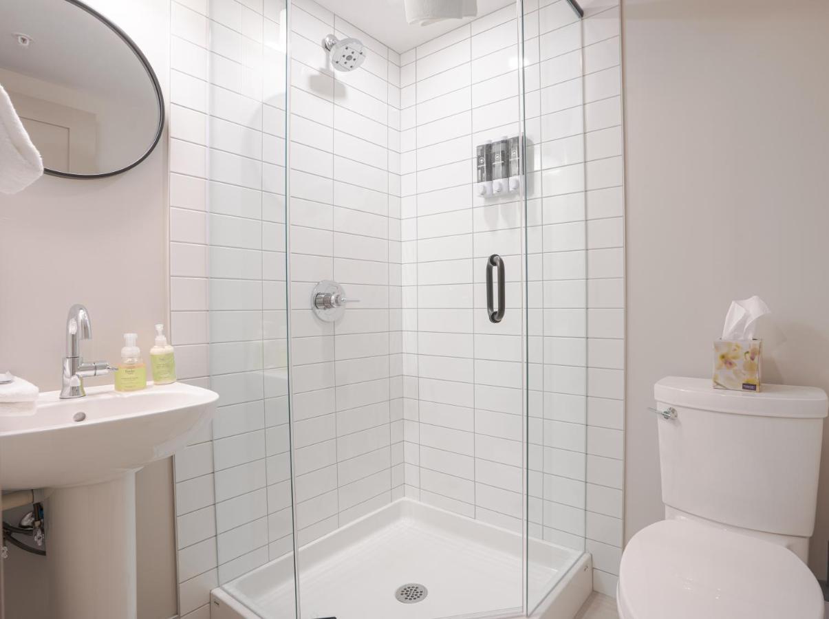 Basecamp Suites Банфф Екстер'єр фото