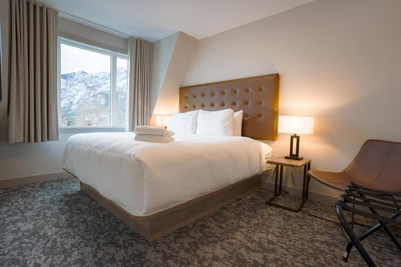 Basecamp Suites Банфф Екстер'єр фото