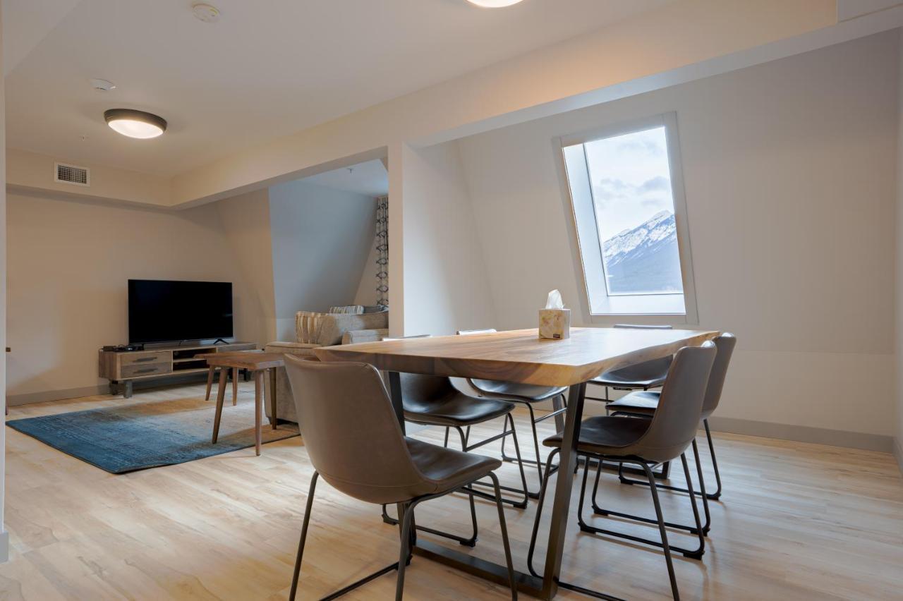 Basecamp Suites Банфф Екстер'єр фото