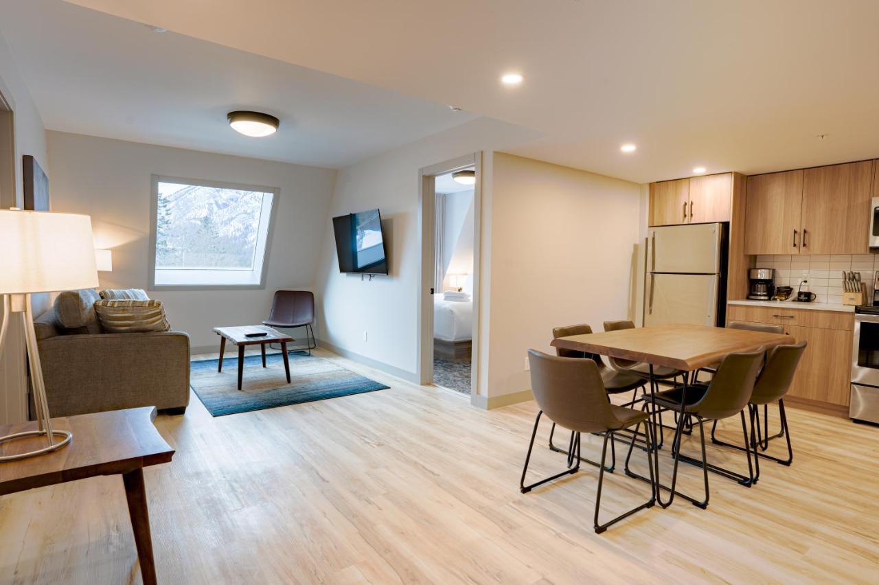 Basecamp Suites Банфф Екстер'єр фото