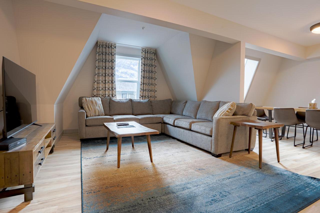 Basecamp Suites Банфф Екстер'єр фото