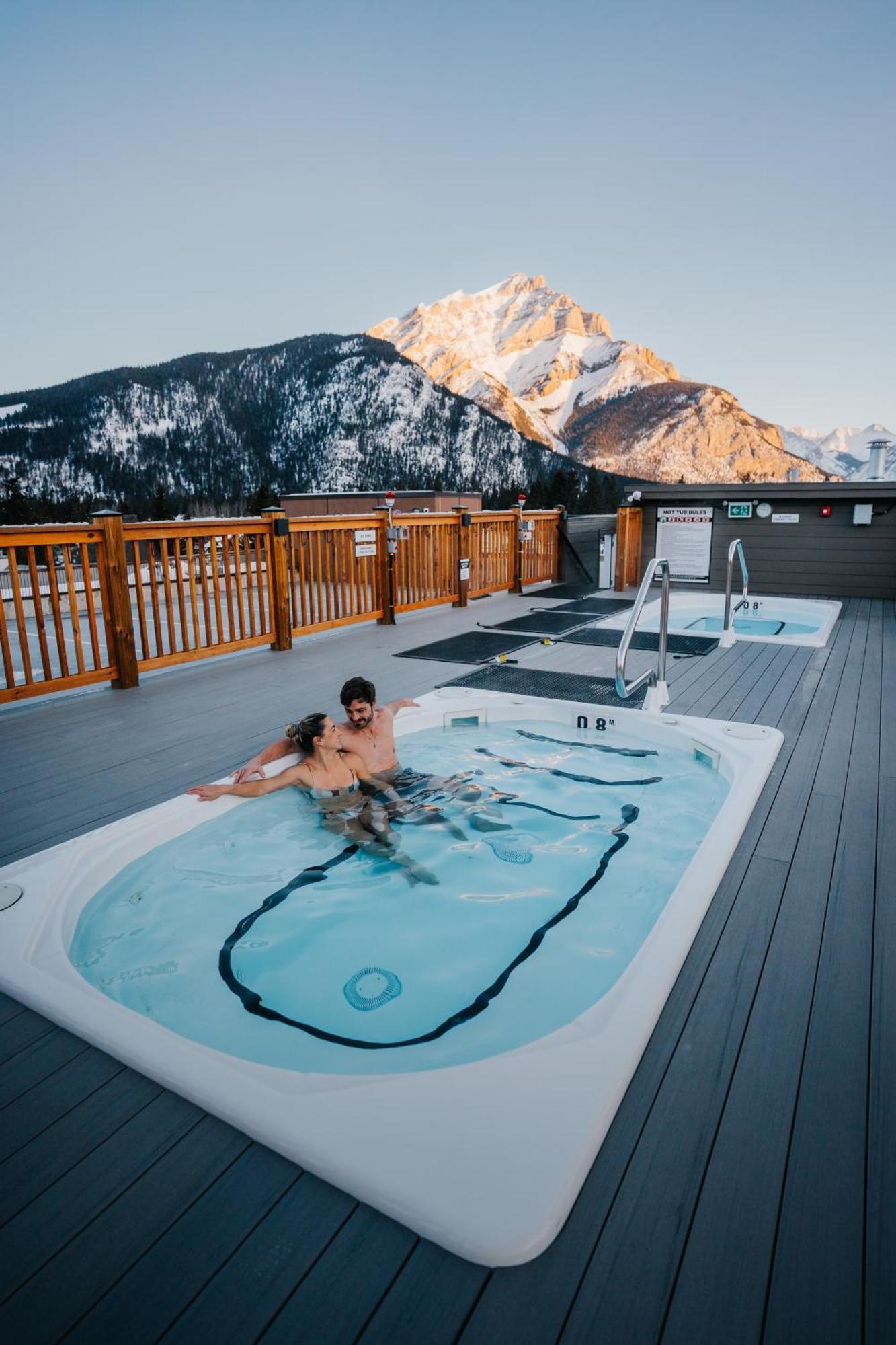 Basecamp Suites Банфф Екстер'єр фото